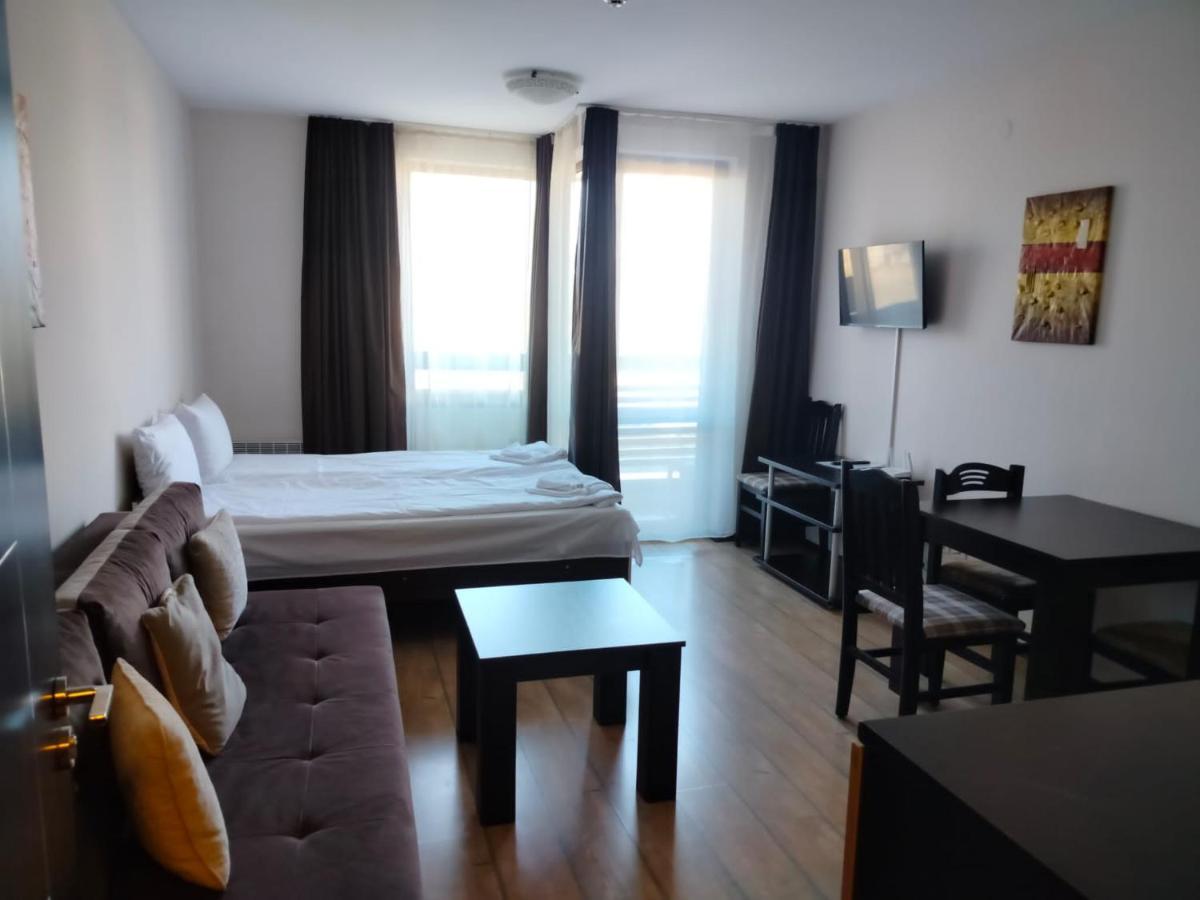 Alpine Lodge Bansko Apartments Екстер'єр фото