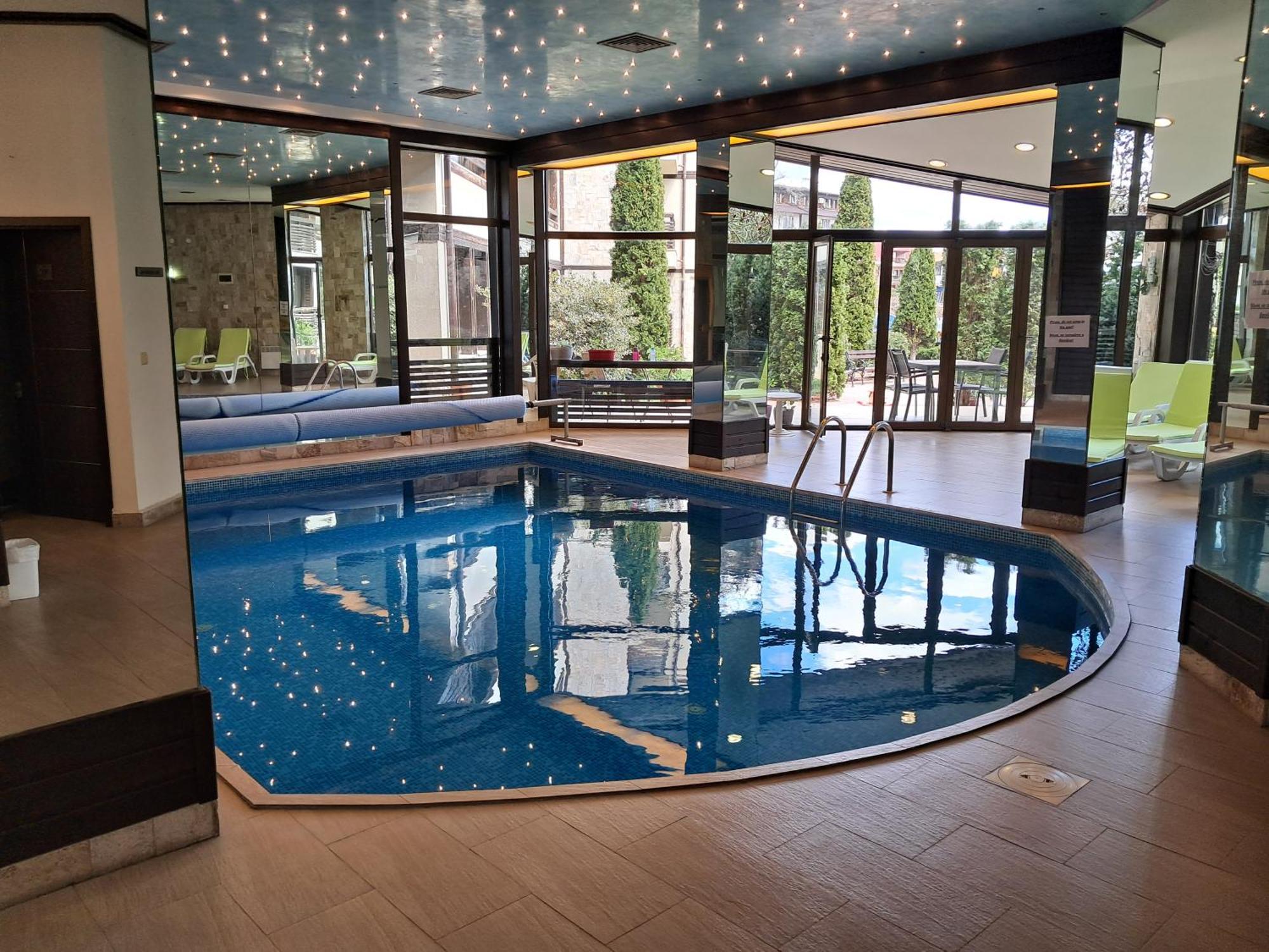 Alpine Lodge Bansko Apartments Екстер'єр фото