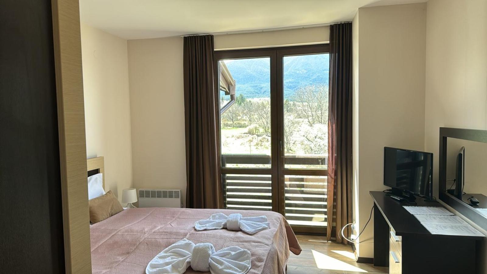 Alpine Lodge Bansko Apartments Екстер'єр фото